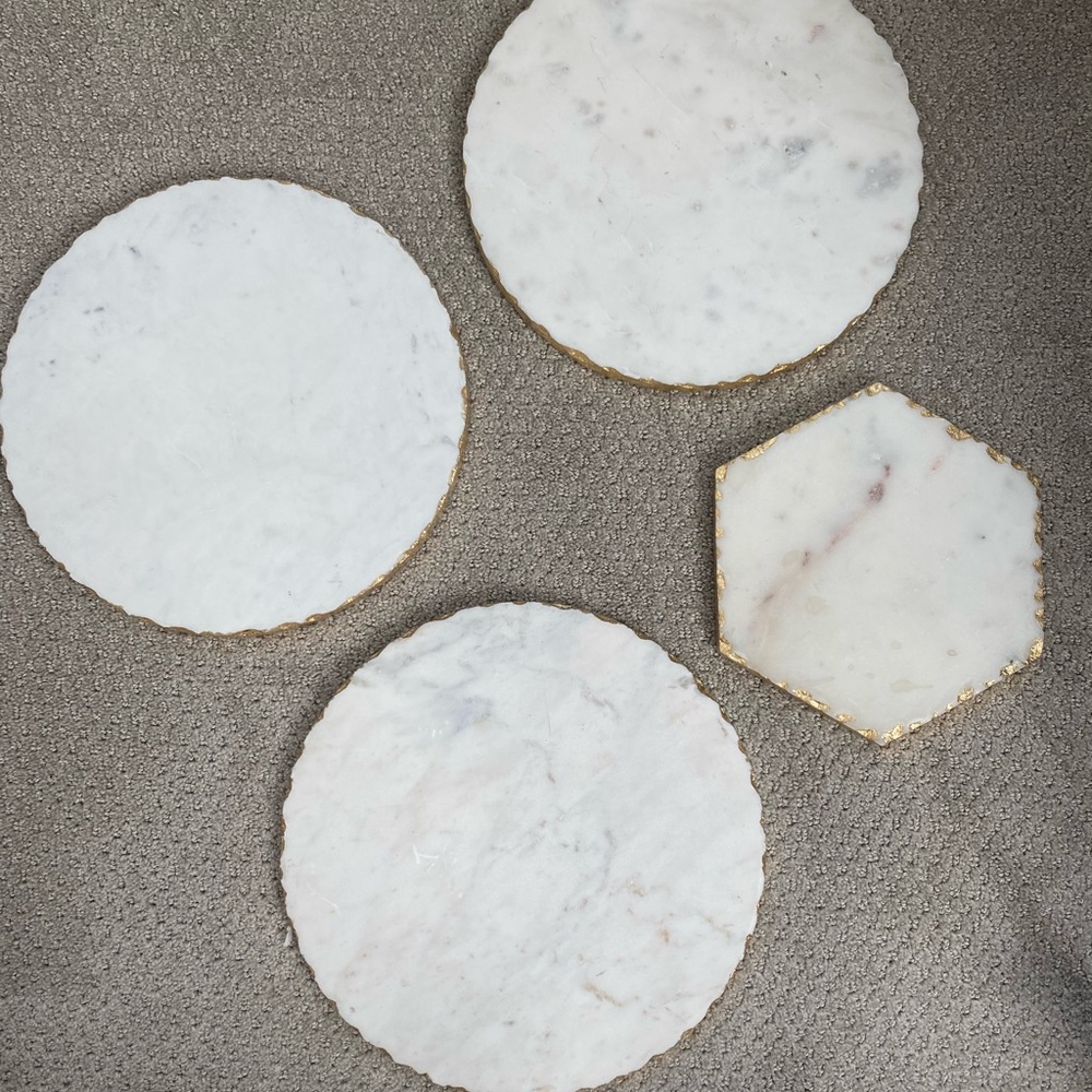 White and Gold Marble Cake Stands (Flat)